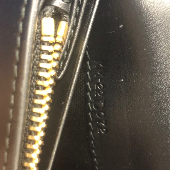 🩷SOLD🩷Ferragamo Vara Bow with Gold Studs BLK Wallet - Picture 11 of 12